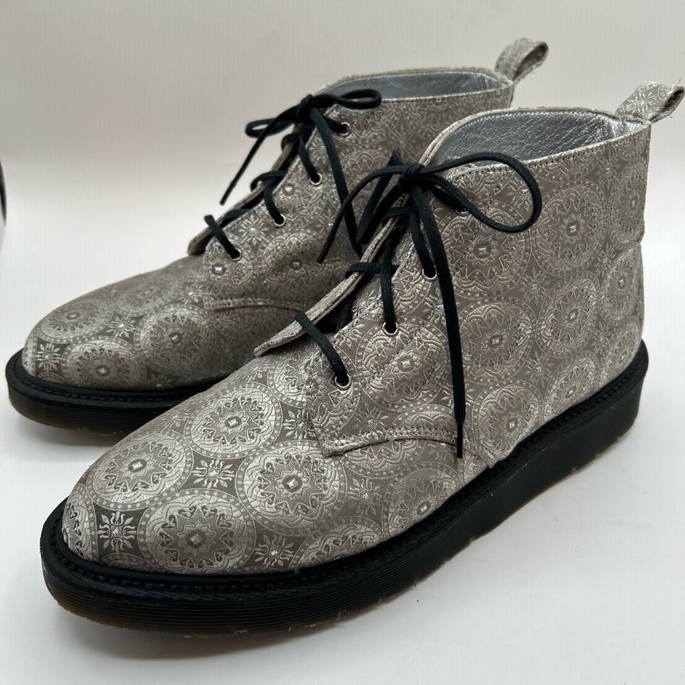 RARE VINTAGE Dr. Martens Made in England Bev 4-Eye Silk Boots Metallic silver 9 - Picture 6 of 15